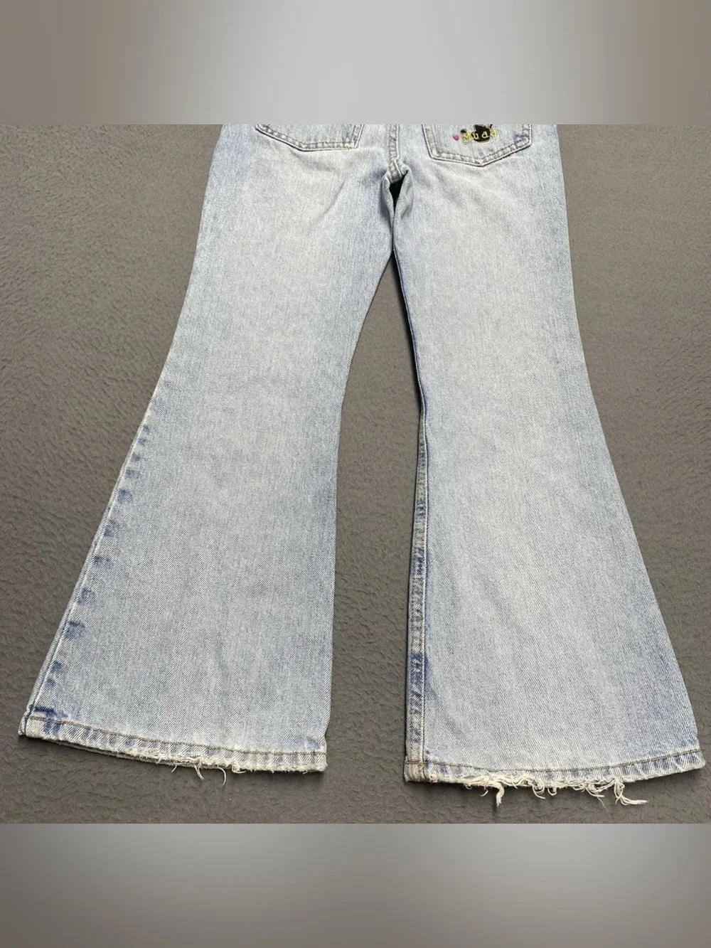 VTG  Kids Mudd Jeans Girls size 8 Blue Light Wash Flared Distressed Embroidered